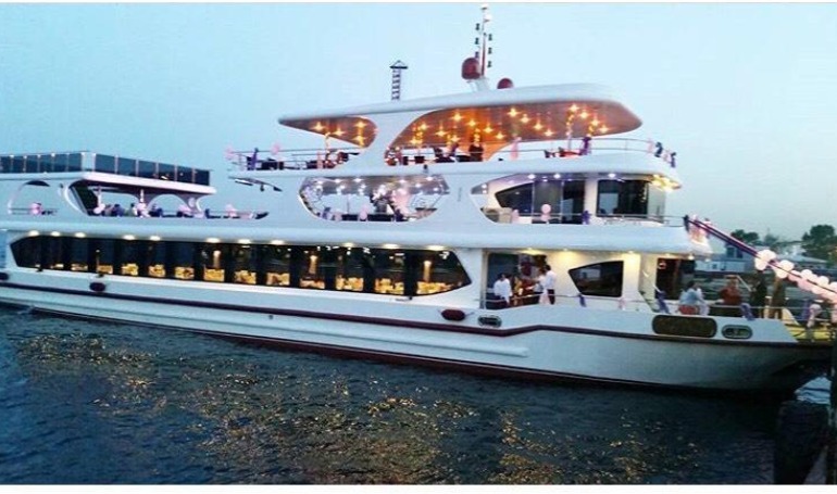 From 99 Euro : 2021 BOSPHORUS NEW YEAR DINNER YACHT CRUISE 4 HOURS ( Bosphorus 2)- BEST TABLE